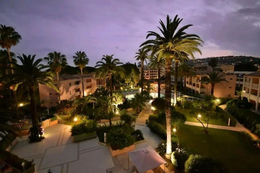 Agreable Et Calme 3 Pieces Terrasse, Piscine, Tennis, Plage Vallauris Apartment